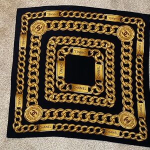 Chanel scarf, black with gold chain